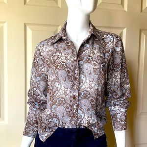 Vintage - women’s button down shirt (Size 6)